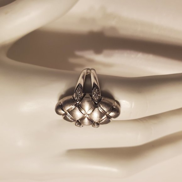 Original Design 18K white Gold Diamond Ring - Picture 10 of 12